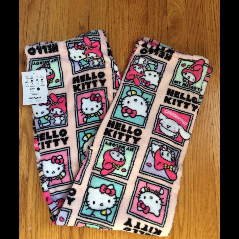 Hello kitty and friends plush pajamas🎁